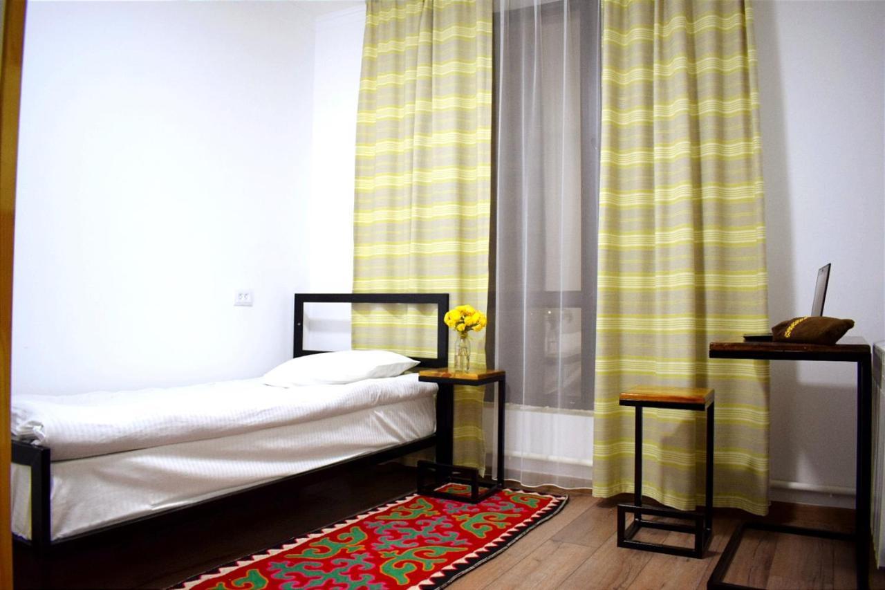 Kezgin Guest House Naryn Экстерьер фото