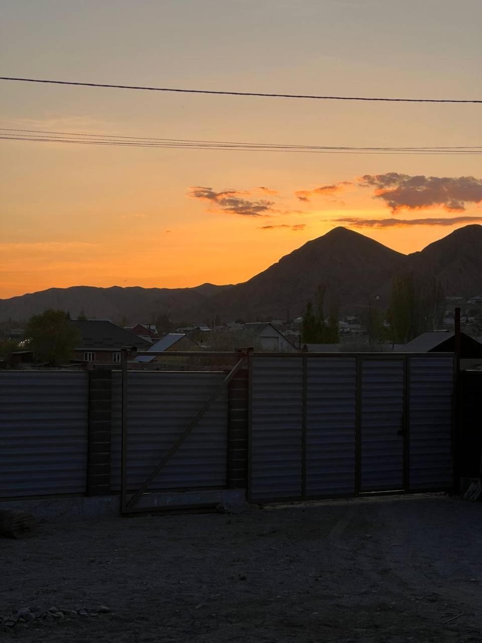 Kezgin Guest House Naryn Экстерьер фото