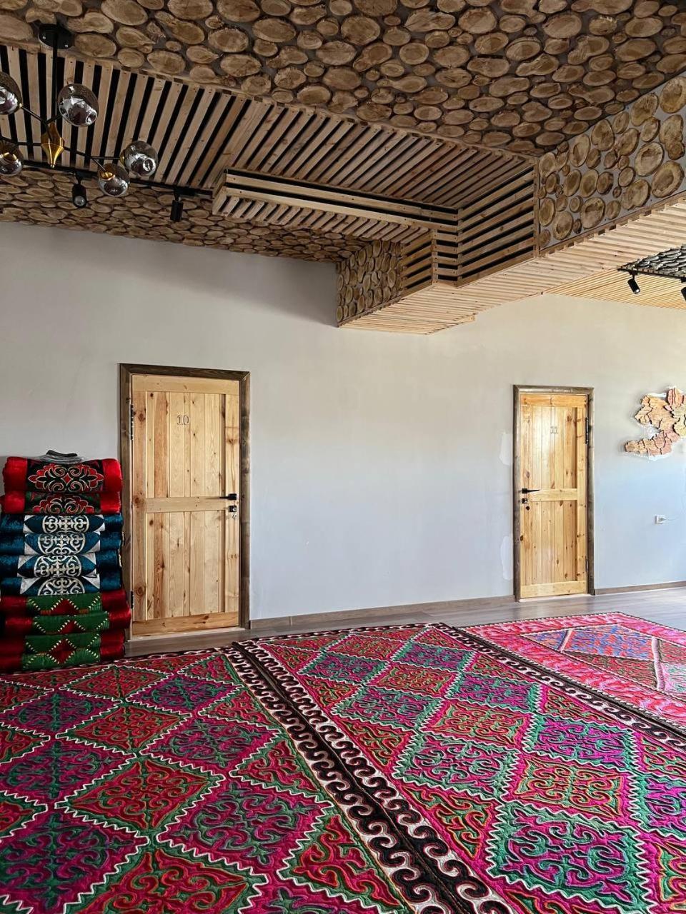 Kezgin Guest House Naryn Экстерьер фото