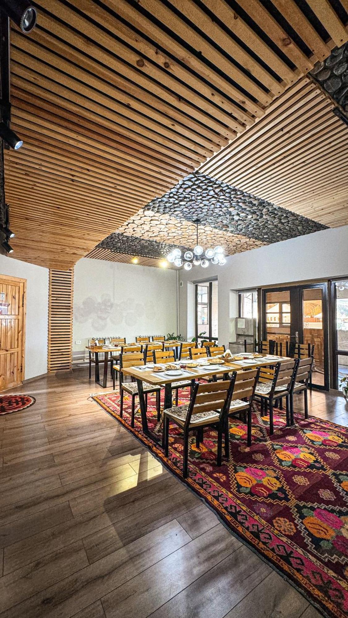 Kezgin Guest House Naryn Экстерьер фото